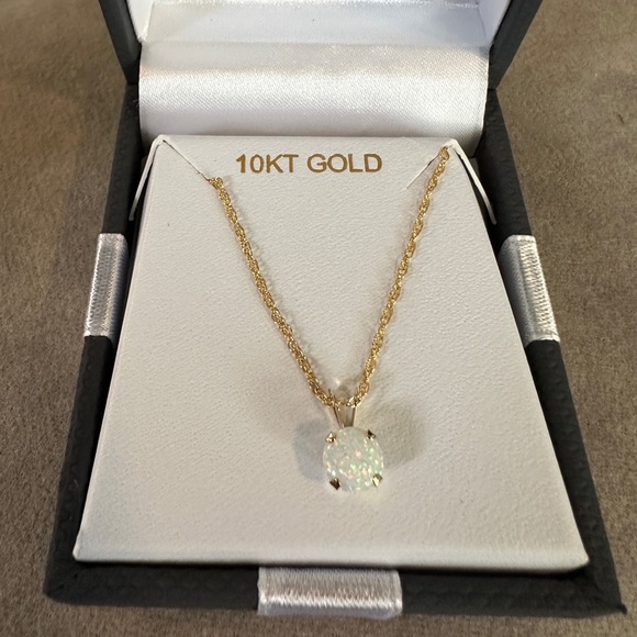 10k Gold filled Necklace with Opal Pendant - Picture 2 of 4